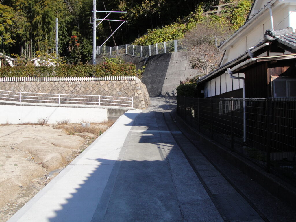 室の木町の家の施工前道路 室の木町の家の施工前道路